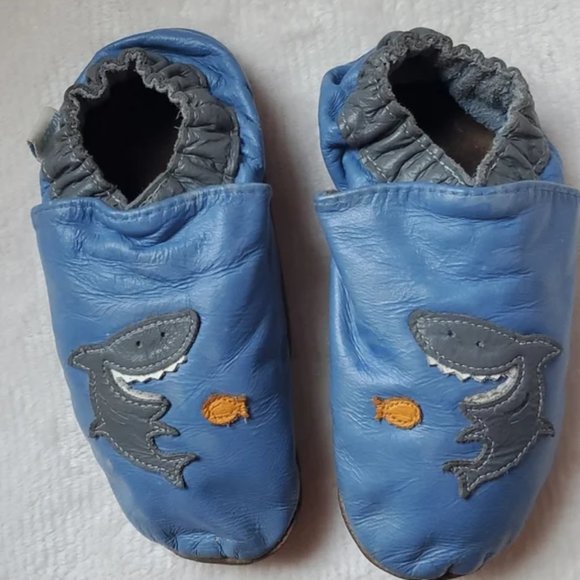 Robeez Vintage Leather Shark - sz 3-4 years  (Rare Size) - Picture 1 of 8